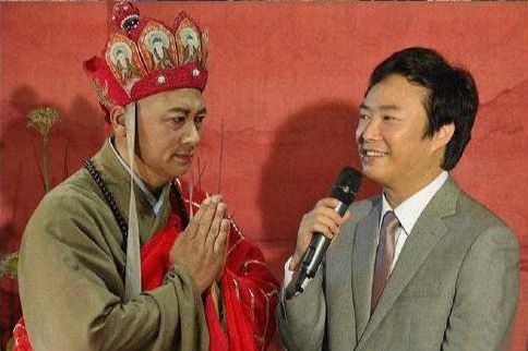 100个搞笑视频笑到肚子疼（100个搞笑视频笑到肚子疼大学生）